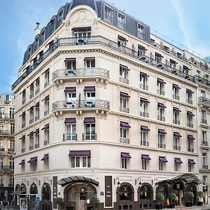 Château Frontenac Hotel Paris