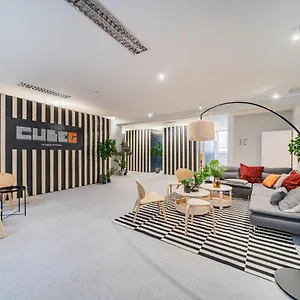 Hotel a capsule Cubes By Tegetthoff