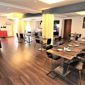 https://hotel-flair.salzburghotels.net