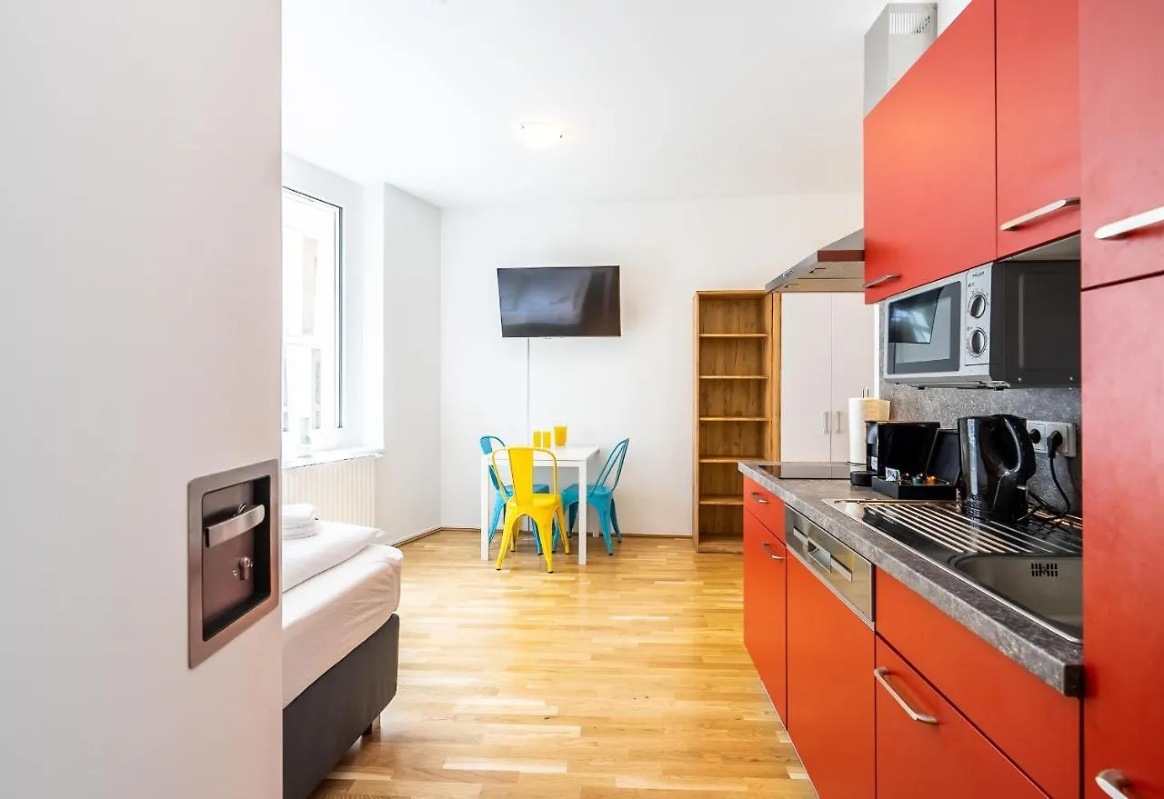 Feelgood Apartments Smartliving | Contactless Check-In contacts